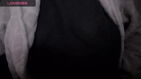 Snapshot of lenagolden chatting on 10/21/25, 10:05 lenagolden online show from 10/21/25, 10:05