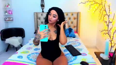 Lena  online show from 11/09/25, 01:09