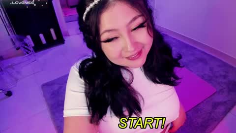 Lenna Kang online show from 01/10/25, 06:42