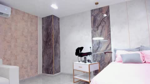 Lenathompson online show from 01/25/25, 04:34