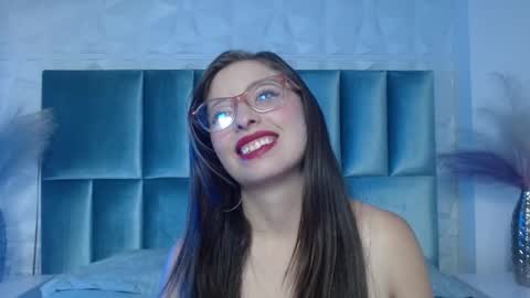 Snapshot of lenna_phillips chatting on 05/11/26, 03:07 Lenna online show from 05/11/26, 03:07