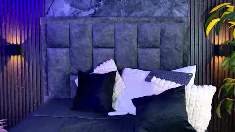 Snapshot of lenna_s chatting on 10/13/25, 09:48 lenna_s online show from 10/13/25, 09:48