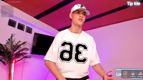 Lenner INDEPENDENT MODEL online show from 11/14/25, 04:55