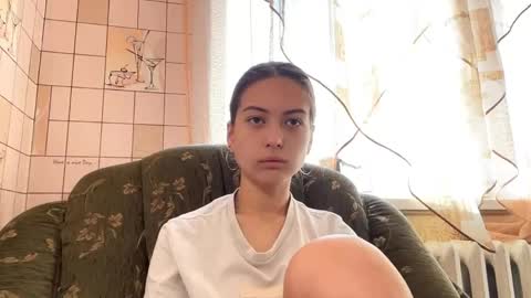 Hellomy name is Natalyits my first day here nice to meet you Give me 50 thumbs ups online show from 05/01/26, 04:17