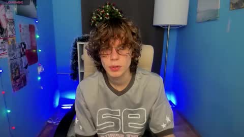 Snapshot of leo_bensyten chatting on 11/28/25, 02:20 Leo online show from 11/28/25, 02:20