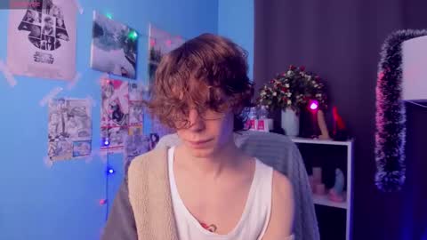 Snapshot of leo_bensyten chatting on 12/03/25, 02:48 Leo online show from 12/03/25, 02:48