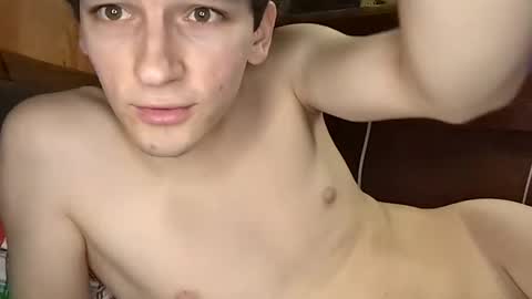 Snapshot of leo_cutie chatting on 11/28/25, 02:20 leo_cutie online show from 11/28/25, 02:20