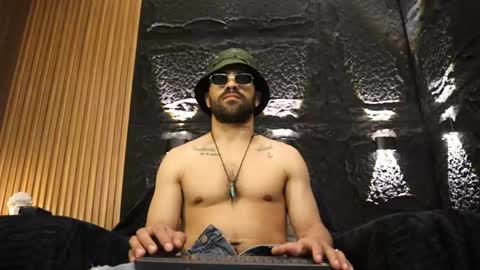 Snapshot of leo_diaz01 chatting on 04/26/26, 12:30 Leo Diaz online show from 04/26/26, 12:30
