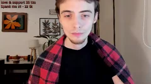 Snapshot of leo_fallen chatting on 07/25/26, 10:29 Leo online show from 07/25/26, 10:29