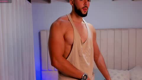 Snapshot of leo_king17 chatting on 05/28/26, 12:13 adrian online show from 05/28/26, 12:13