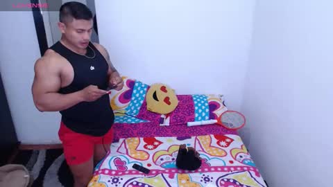 Leo online show from 02/08/25, 01:11