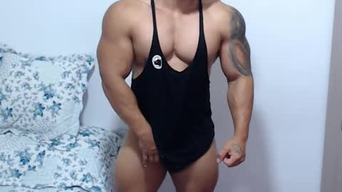 Snapshot of leo_muscleboy chatting on 04/27/26, 12:58 Leo online show from 04/27/26, 12:58