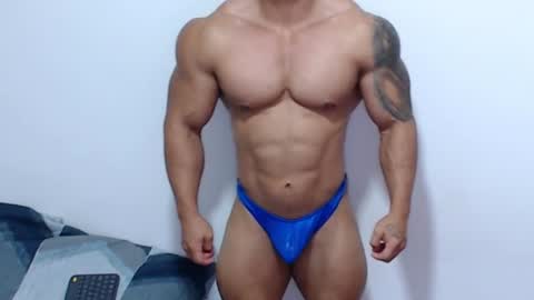 Snapshot of leo_muscleboy chatting on 06/18/26, 02:32 Leo online show from 06/18/26, 02:32