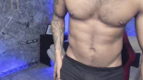 Leo independent model online show from 10/01/25, 11:11