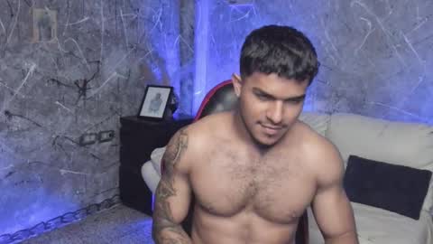 Leo independent model online show from 10/03/25, 03:14