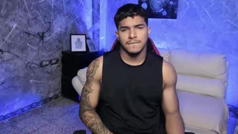 Leo independent model online show from 11/14/25, 12:42