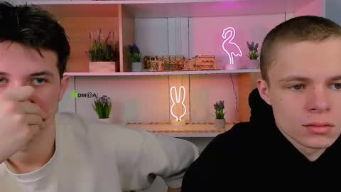 Snapshot of leo_valor chatting on 12/16/25, 12:32 leo_valor online show from 12/16/25, 12:32