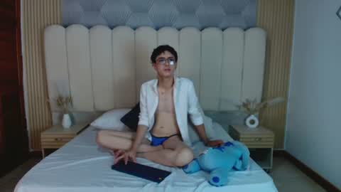 Snapshot of leo_williams_ chatting on 06/30/26, 12:06 Leo Williams online show from 06/30/26, 12:06
