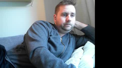 Snapshot of leofromsweden chatting on 02/06/25, 07:35 Leofromsweden online show from 02/06/25, 07:35