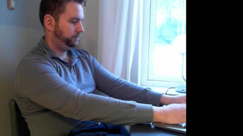 Snapshot of leofromsweden chatting on 02/21/25, 07:23 Leofromsweden online show from 02/21/25, 07:23