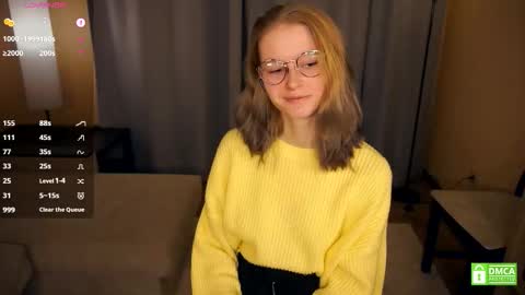 Snapshot of leolakorner chatting on 12/18/25, 06:03 Hello Im Roxy Im just starting my journey here so lets get acquainted online show from 12/18/25, 06:03