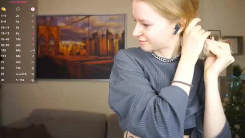 Snapshot of leolakorner chatting on 03/01/26, 05:04 Hello Im Roxy Im just starting my journey here so lets get acquainted online show from 03/01/26, 05:04