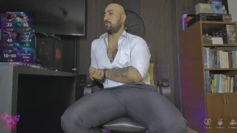 Snapshot of leon_1717 chatting on 11/29/25, 11:24 Leon online show from 11/29/25, 11:24