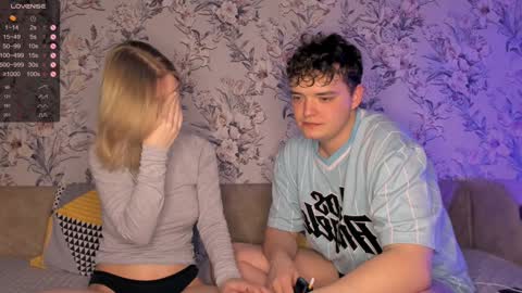 Snapshot of leon_devol chatting on 01/17/25, 04:47 Leon and Lily online show from 01/17/25, 04:47
