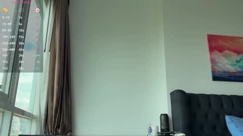 Snapshot of leon_lovefitness chatting on 11/19/25, 02:33 Leon online show from 11/19/25, 02:33