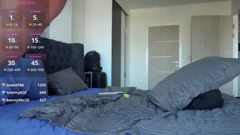 Snapshot of leon_lovefitness chatting on 12/20/25, 01:45 Leon online show from 12/20/25, 01:45