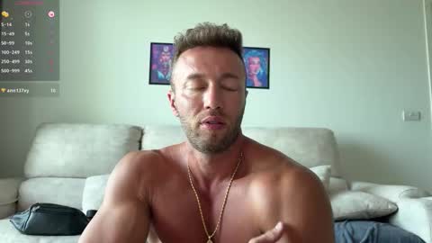 Snapshot of leon_lovefitness chatting on 03/23/26, 02:04 Leon online show from 03/23/26, 02:04