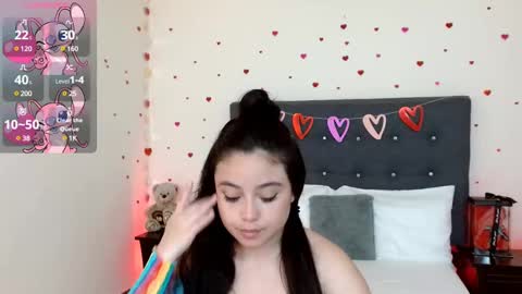 Snapshot of leonacutecam chatting on 02/14/25, 08:05 LUCY online show from 02/14/25, 08:05