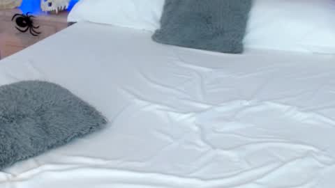 Snapshot of leonacutecam chatting on 10/29/25, 09:27 LUCY online show from 10/29/25, 09:27