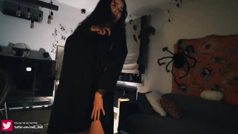 Leo online show from 10/28/25, 06:43