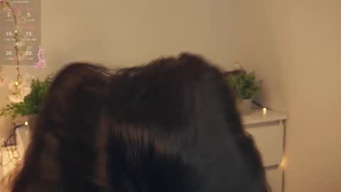 Mia online show from 11/23/25, 08:36