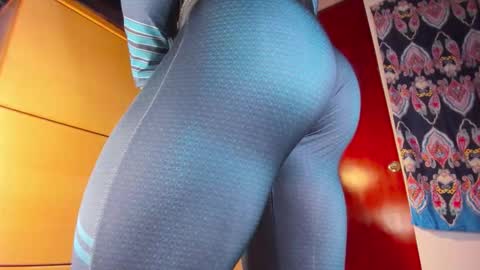 Snapshot of leonardo_sanguinnetti chatting on 09/21/25, 05:53 JOSEPH online show from 09/21/25, 05:53