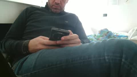 Snapshot of leone44 chatting on 11/13/25, 08:57 angel e sonia online show from 11/13/25, 08:57