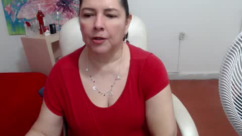 leonela   online show from 09/10/25, 02:00