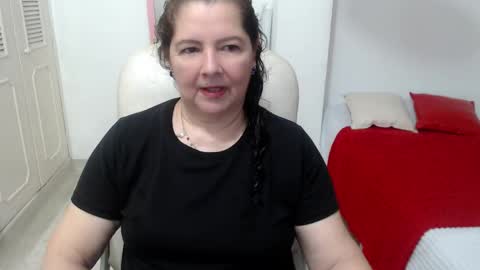leonela   online show from 06/02/26, 12:23
