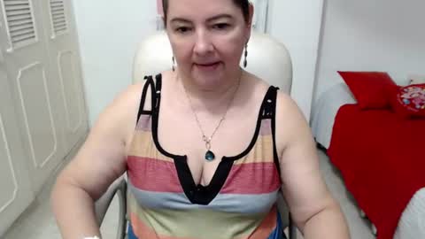 leonela   online show from 06/15/26, 02:36