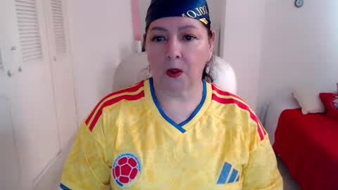 leonela   online show from 06/17/26, 08:43