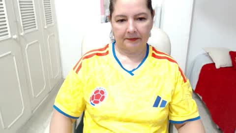 leonela   online show from 06/18/26, 09:14