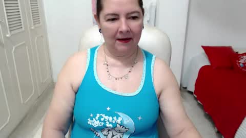 leonela   online show from 06/18/26, 11:09