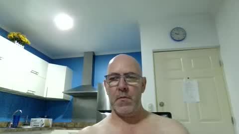 leonew71 online show from 10/05/25, 09:02