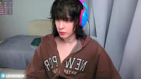 leonkissboy online show from 06/11/26, 06:50