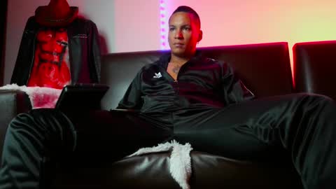 Lenardo jaramillo online show from 12/30/24, 08:43