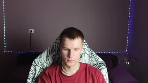 Snapshot of leonnextdoor chatting on 12/30/24, 09:05 Leon online show from 12/30/24, 09:05