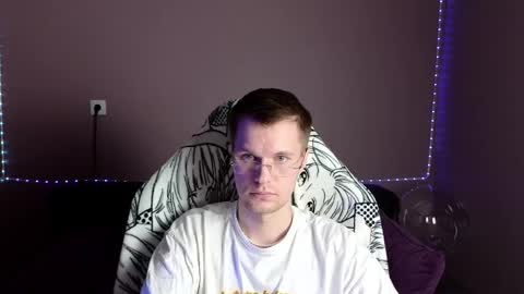 Snapshot of leonnextdoor chatting on 01/02/25, 06:50 Leon online show from 01/02/25, 06:50