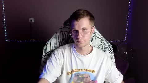 Snapshot of leonnextdoor chatting on 01/02/25, 09:54 Leon online show from 01/02/25, 09:54