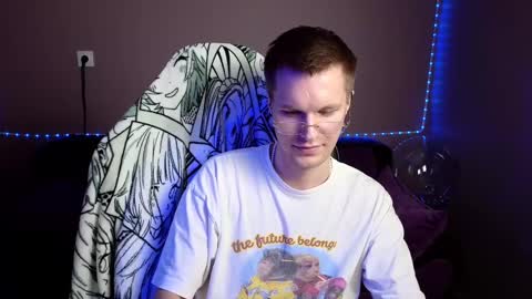 Snapshot of leonnextdoor chatting on 01/09/25, 09:48 Leon online show from 01/09/25, 09:48